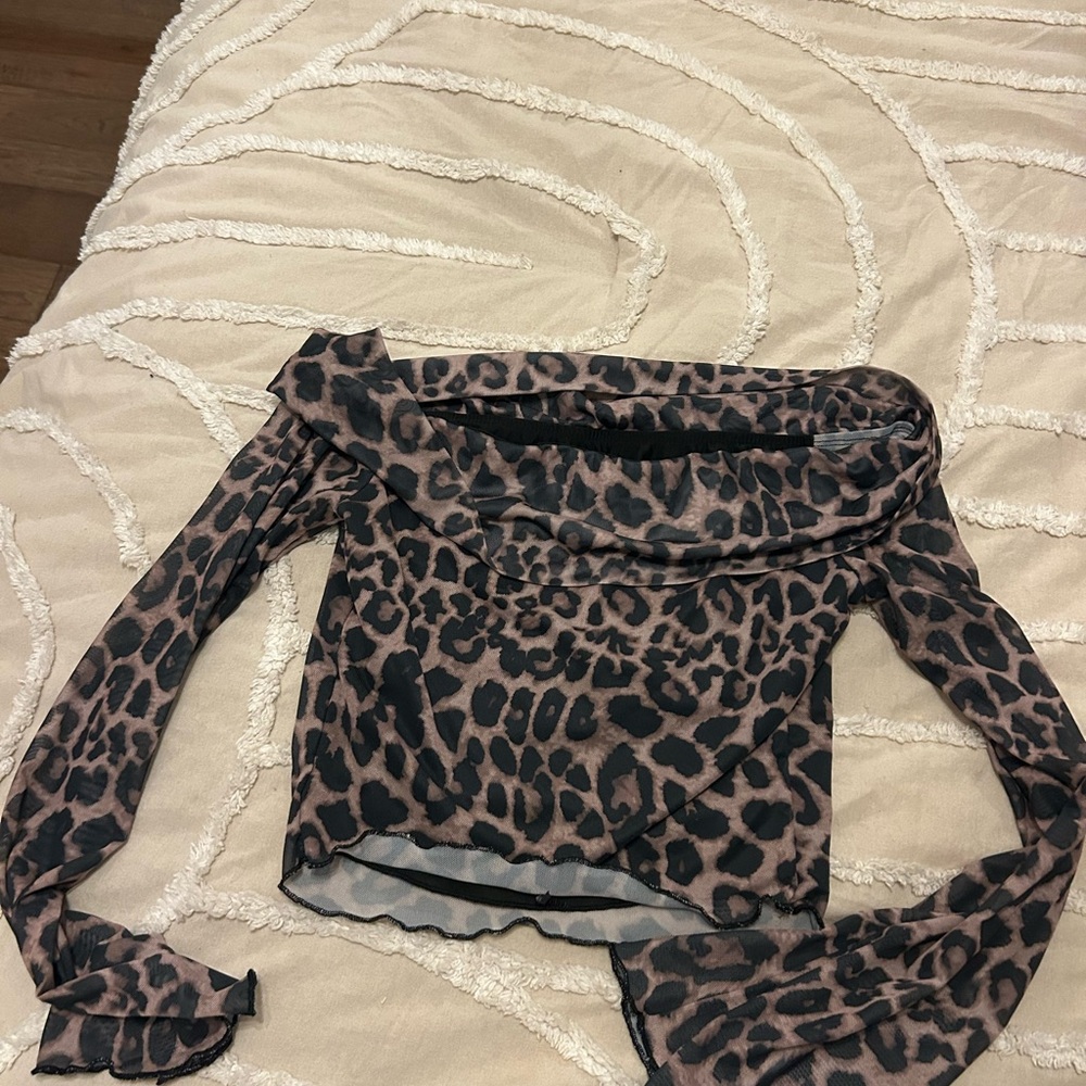SHEIN Brown Leopard Off-Shoulder Crop Top - Picture 2 of 3